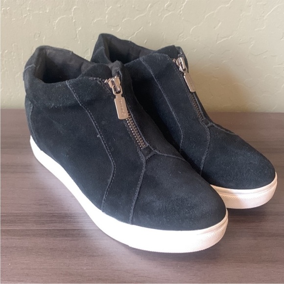 Blondo Glenda Black Suede Platform Front Zip Waterproof Sneaker Size 7M - Picture 5 of 10